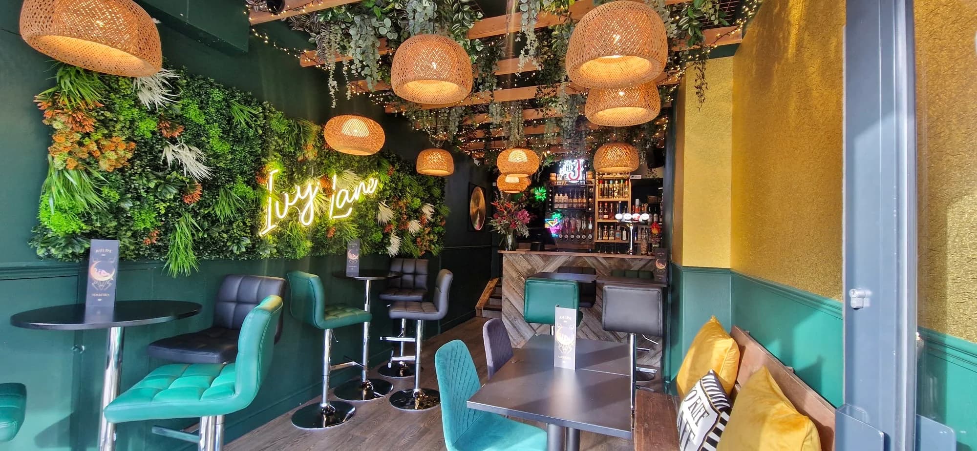 Ivy Lane interior ambiance